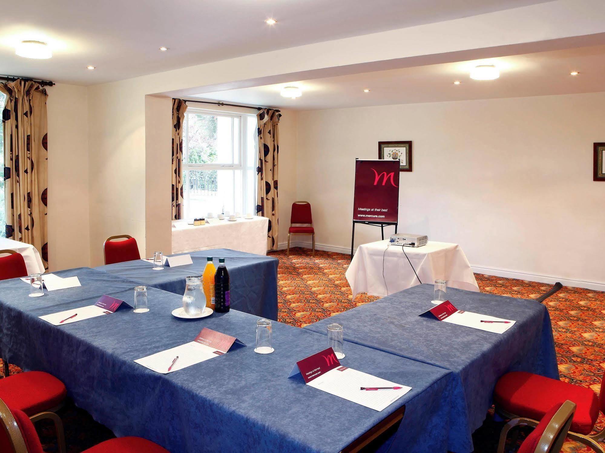 Stafford South Hatherton Hotel ペンクリッジ エクステリア 写真