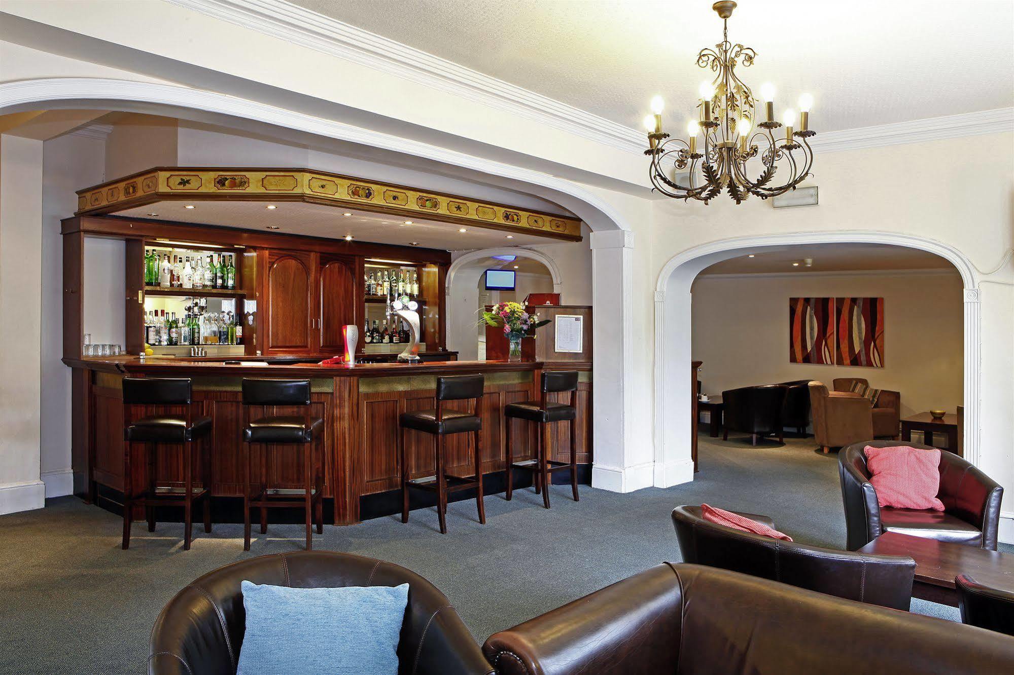 Stafford South Hatherton Hotel ペンクリッジ エクステリア 写真