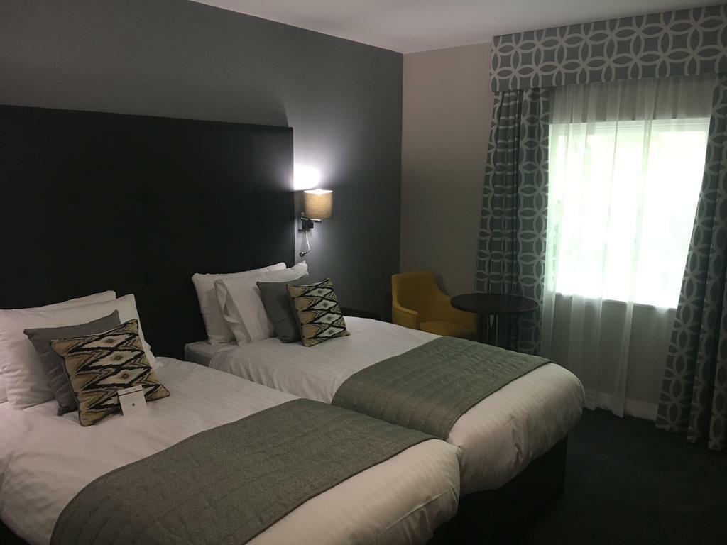 Stafford South Hatherton Hotel ペンクリッジ エクステリア 写真